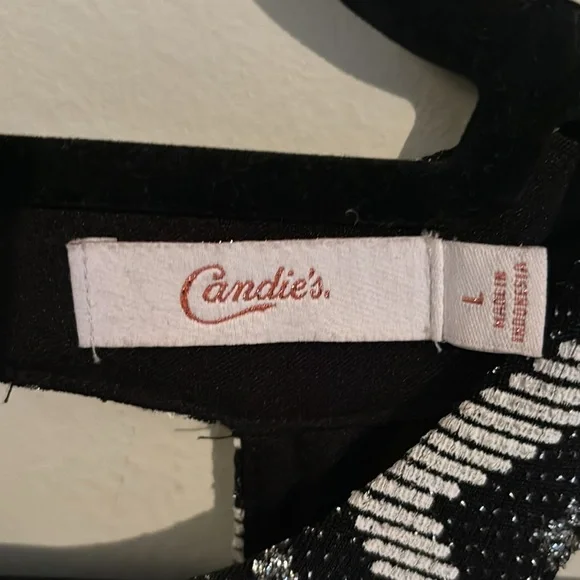 Candie's Black and White Zigzag Dress - Picture 8 of 11